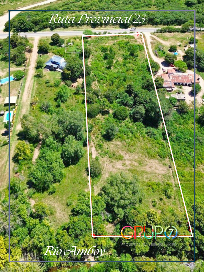 Fraccion de 8000 m2 con bajada al Rio