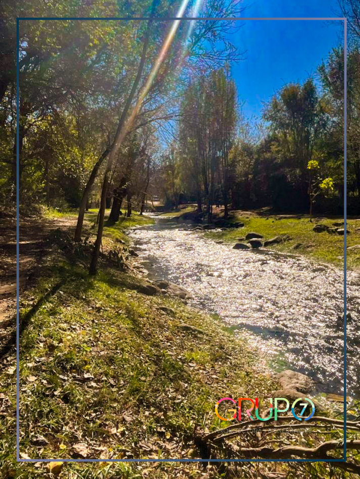 Fraccion de 8000 m2 con bajada al Rio